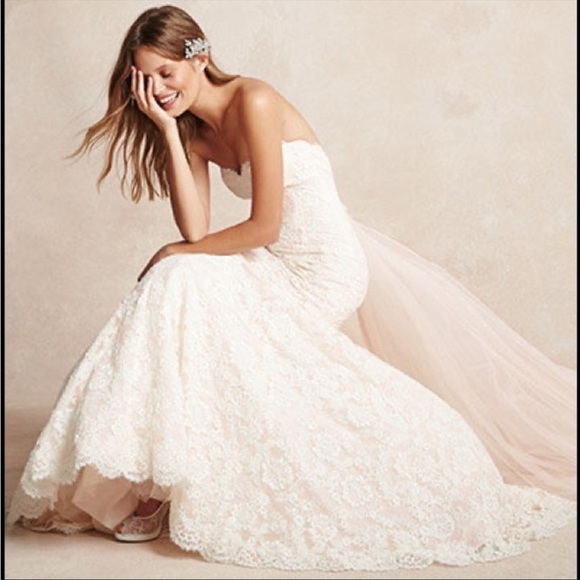 Monique Lhuillier Dresses & Skirts - Never Worn Monique Lhuillier Wedding Gown